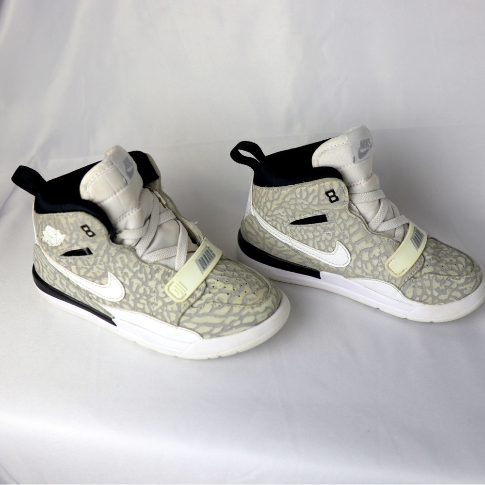 Nike Air Jordan Legacy 312 flip basketball SNEAKERS youth AT4040 hi top gray